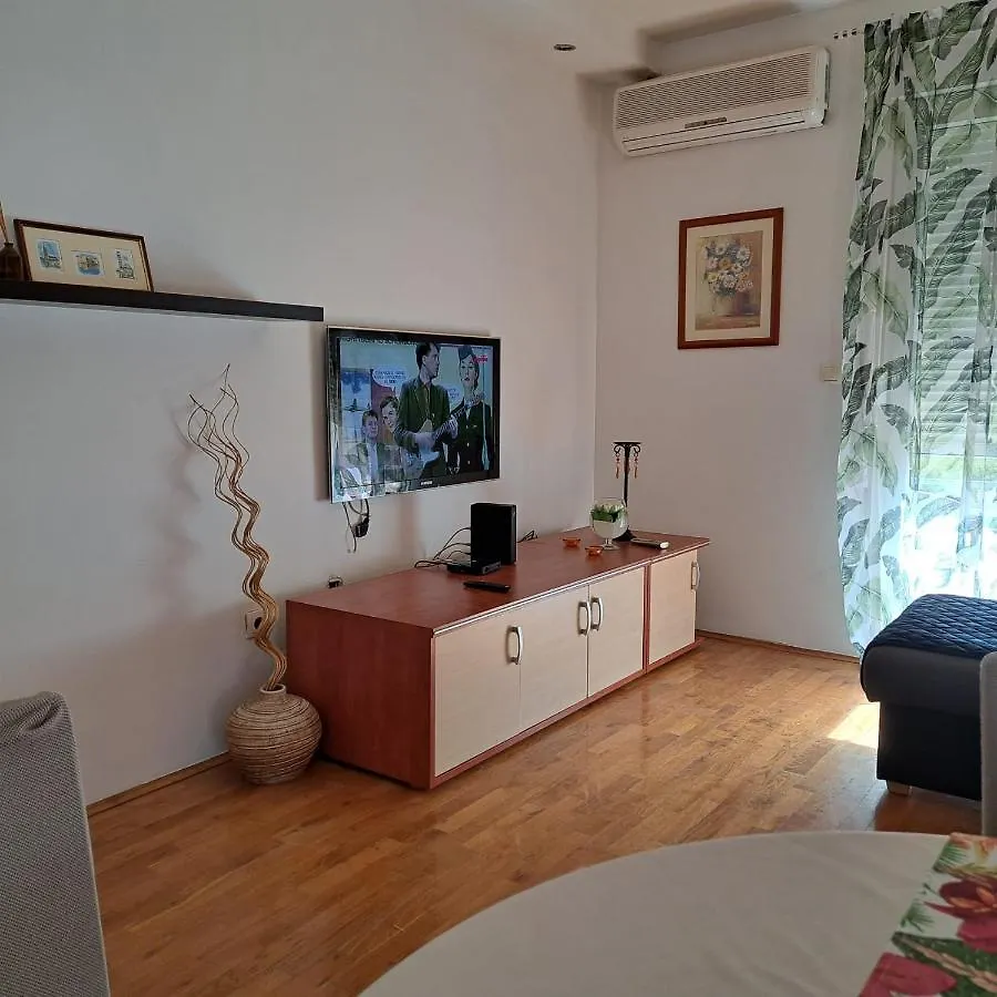 Apartment Arnir Сплит