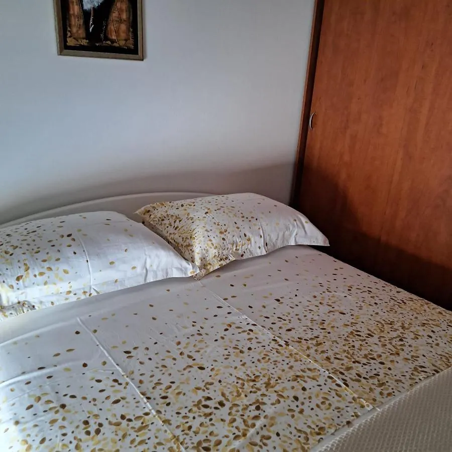 Apartment Arnir Сплит