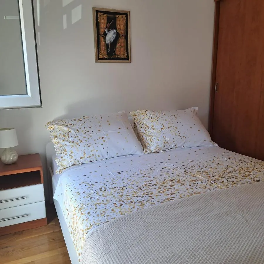 Apartment Arnir Сплит